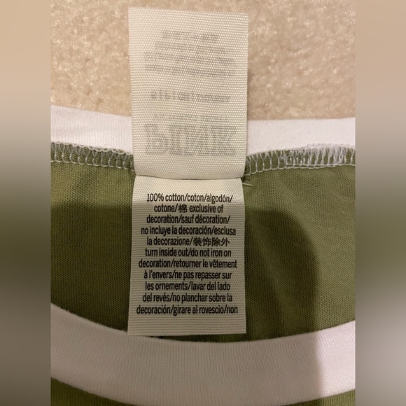 VS. PINK bling tee-small like new - Picture 8 of 9